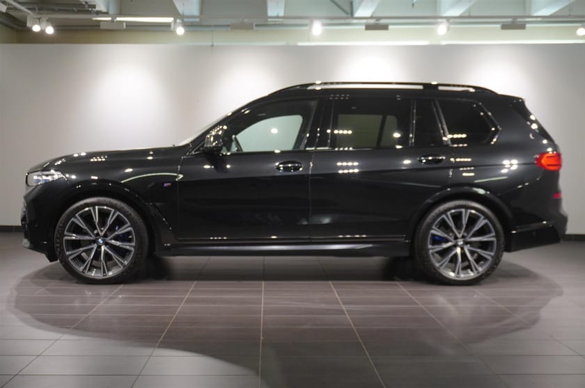 Bild 3 av BMW X7 M50i xDrive B W Panorama 22 Laser Drag 360° HUD DAP