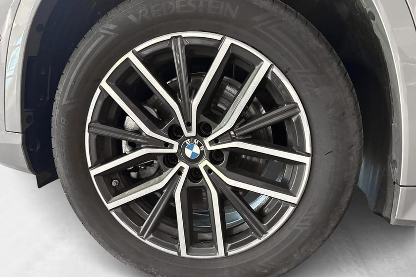 Bilde 2 av BMW iX1 xDrive30