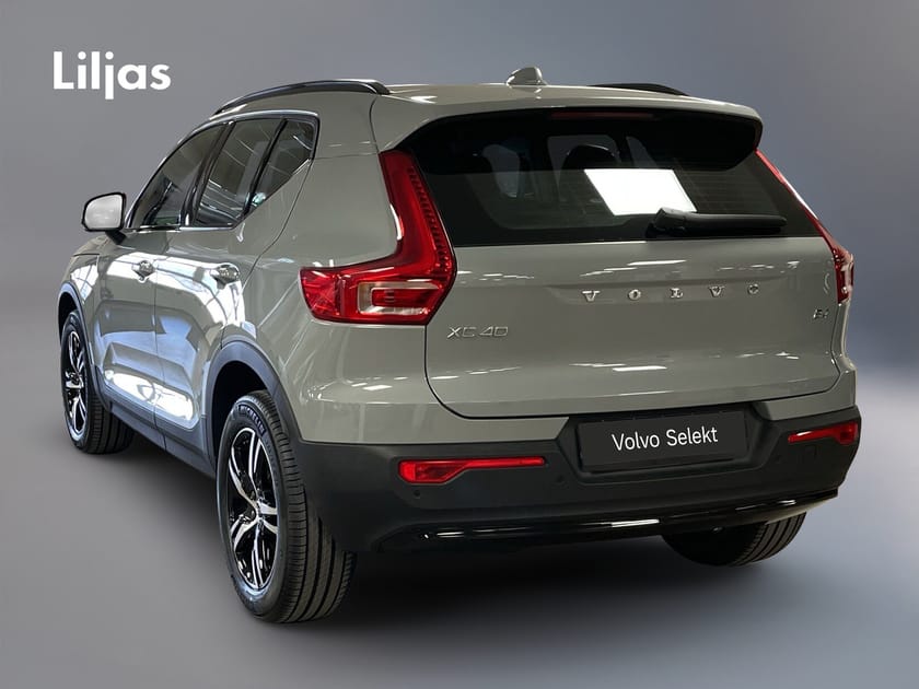 Bild 4 av Volvo XC40 B4 FWD Bensin Plus Dark//Adaptiv Farthållare//Kamera//