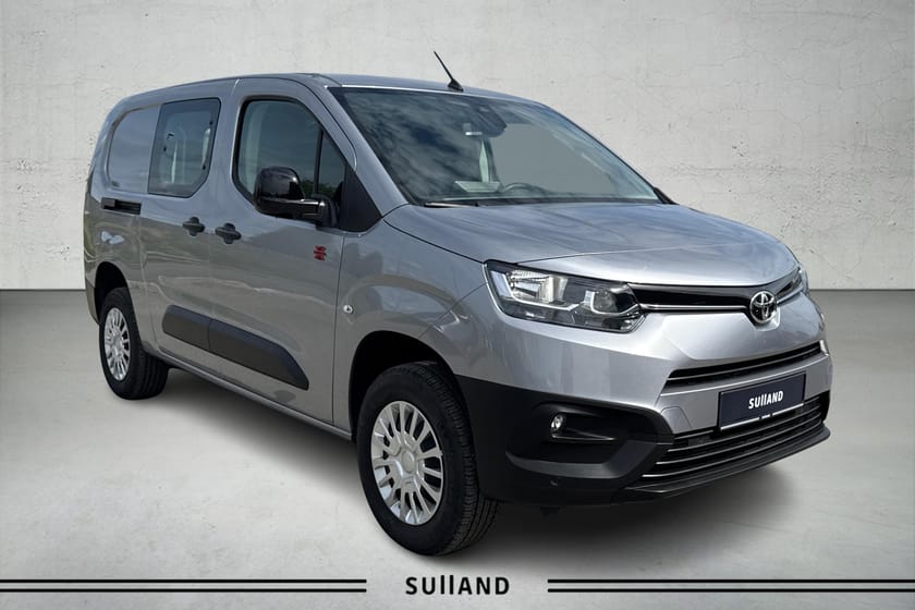 Bilde 3 av Toyota ProAce City 4X4 | LAV KILOMETER | HENGERFESTE | LANG