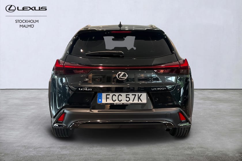 Bild 4 av Lexus UX 300h F Sport Design 199hk P-värm Navi Keyless Backkamera Moms