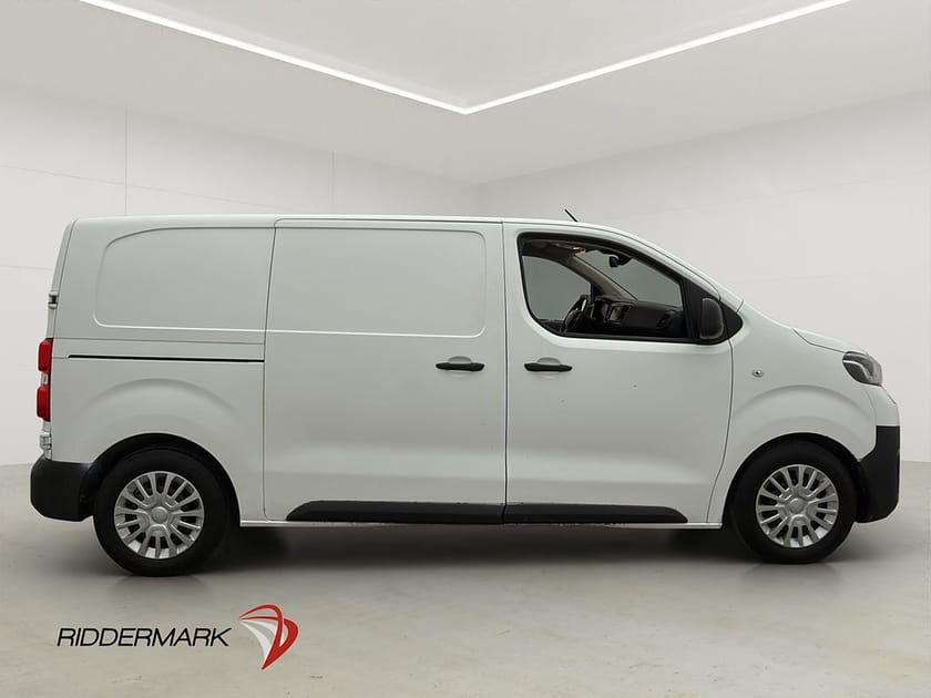 Bild 2 av Toyota Proace L2 Ny-Kamrem HUD Värmare PDC Drag 2xDörrar
