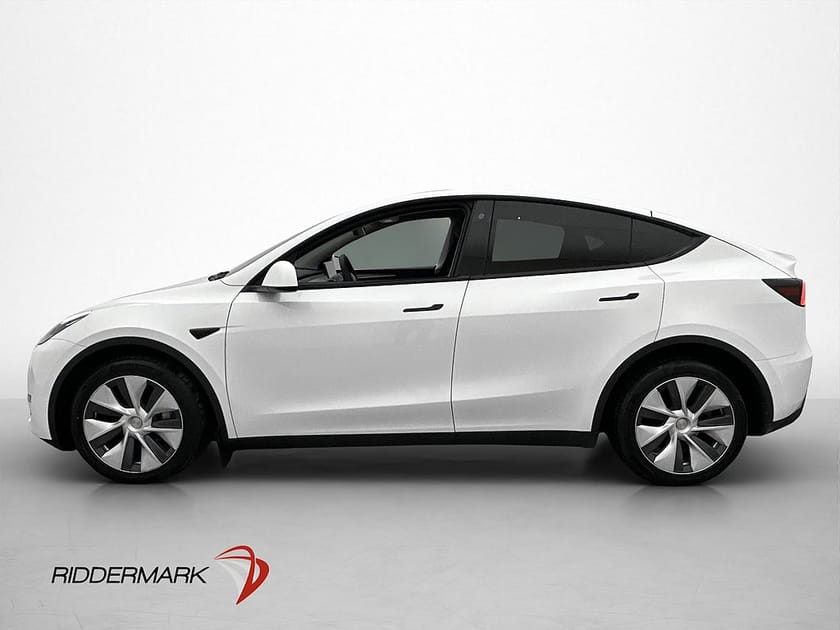 Bild 3 av Tesla Model Y Long Range AWD Autopilot Pano Svensksåld