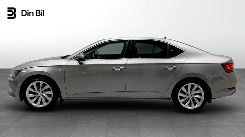 Bild 2 av Škoda Superb L&K 2.0 TDI 190 DSG 4x4 Drag B-Kamera
