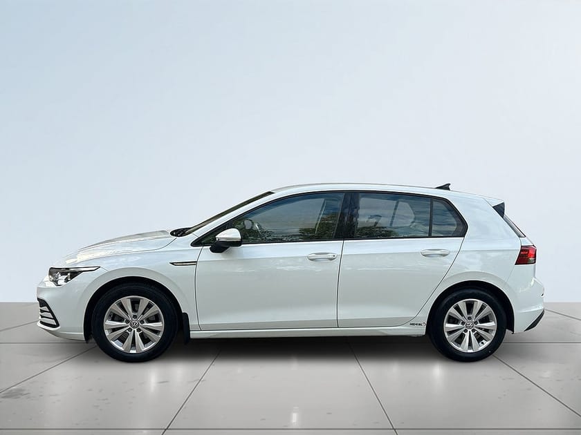 Bild 4 av Volkswagen Golf eTSI Base SoV-Däck/Rattvärm/Navi/Drag/Värmare/Carplay