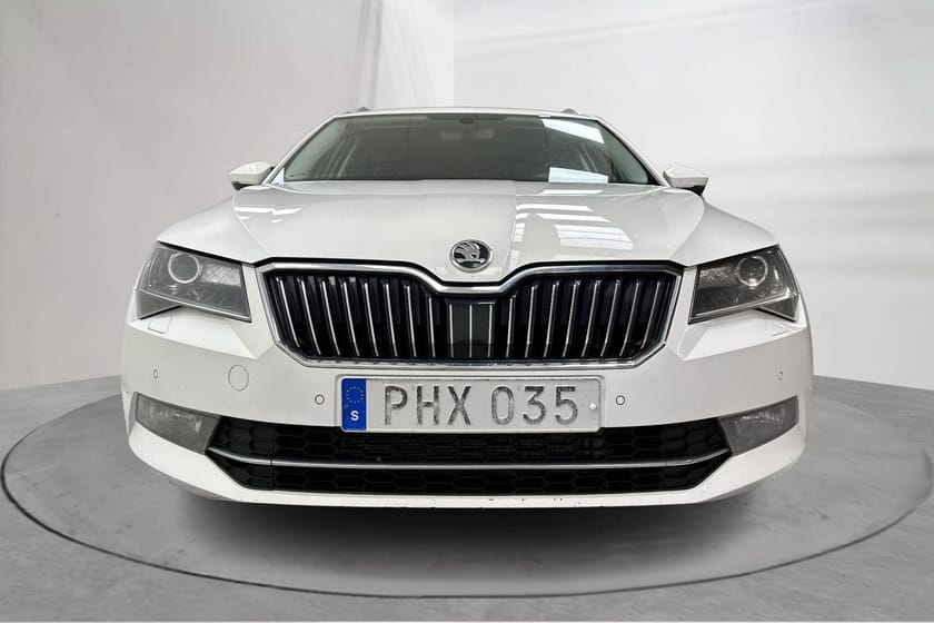 Bild 5 av Škoda Superb Kombi 2.0 TDI 4x4 (190hk) Parkeringsvärmare