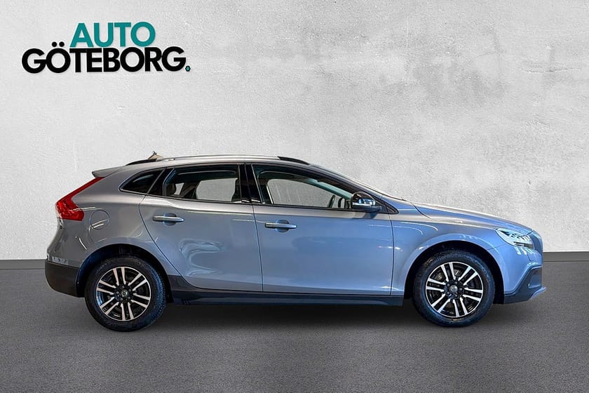 Bild 3 av Volvo V40 Cross Country D2 Momentum Fullservad Välvårdad VOC