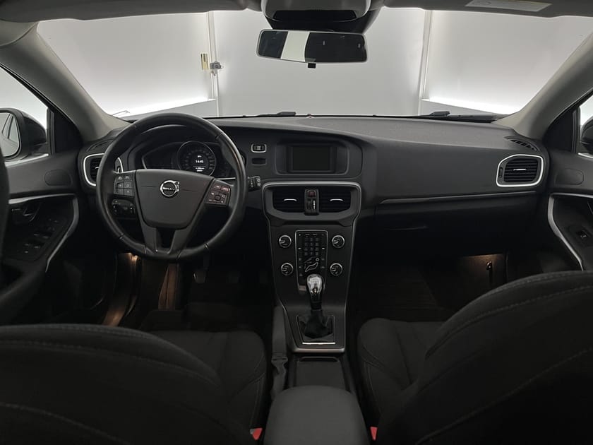 Bild 5 av Volvo V40 T2 122hk Dragkrok Sens Farth. Värm