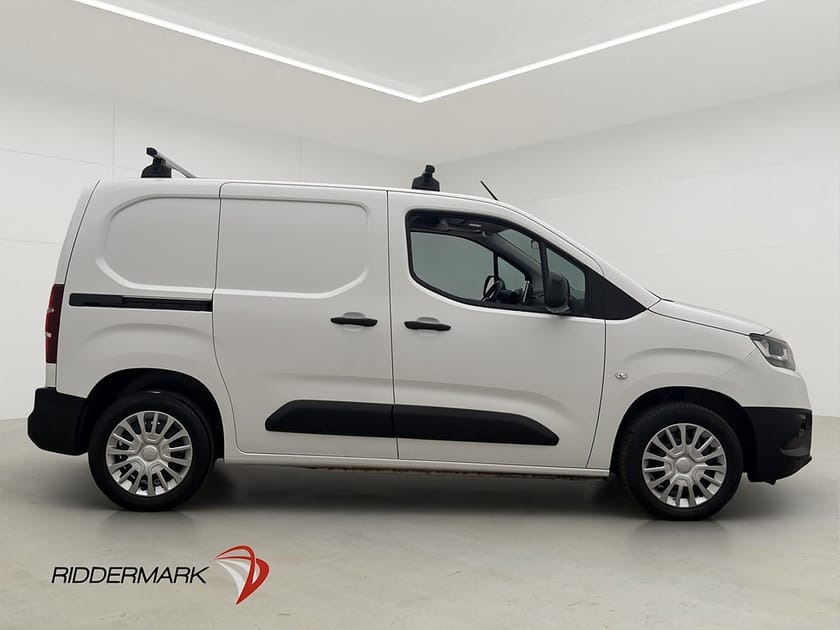 Bild 2 av Toyota ProAce City proace-city 1.5D Värmare Drag B-Kamera CARPLAY Moms