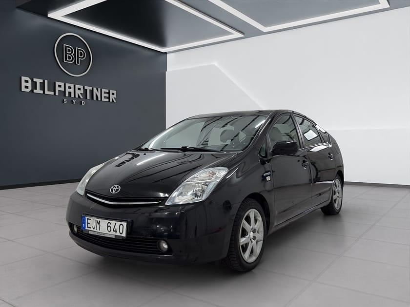 Bild 1 av Toyota Prius 1.5 VVT-i + 3CM CVT/ Ränta 1.95%/Besiktad & Servad