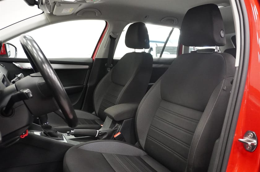 Bild 5 av Škoda Octavia Kombi G-TEC Drag Servad 130hk Natursgas