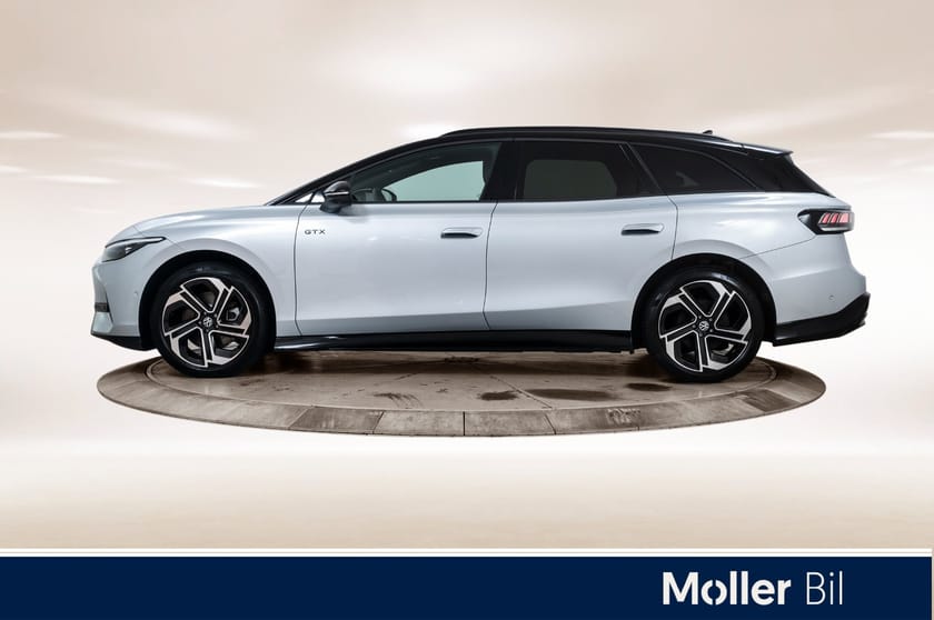 Bilde 2 av Volkswagen ID.7 GTX Tourer