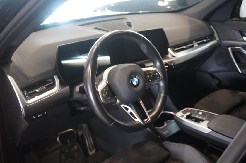 Bild 2 av BMW X1 sDrive18i M-Sport Premium Drag Keyless Elstol DAP