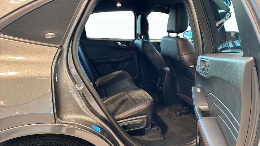 Bild 5 av Ford Kuga Plug-In Hybrid ST-LINE X  225 hk | Drag |3,95 % Räntekampanj |