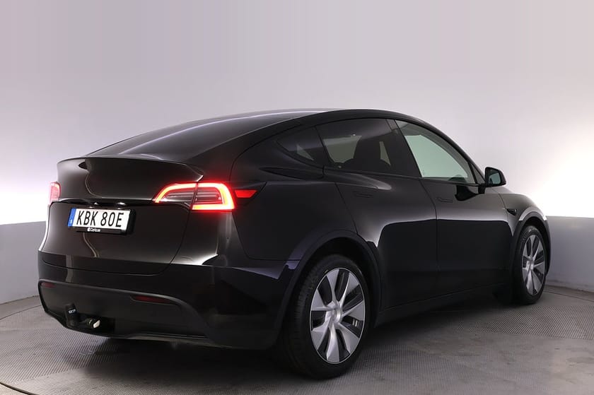 Bild 5 av Tesla Model Y Long Range AWD Autopilot Panorama Drag