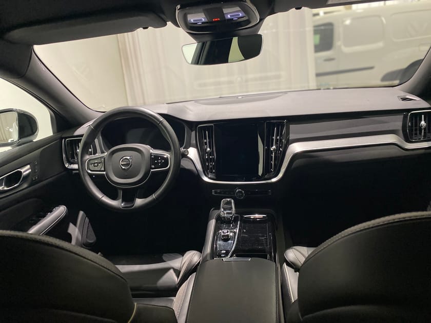 Bild 2 av Volvo V60 T6 Plus Dark Edition