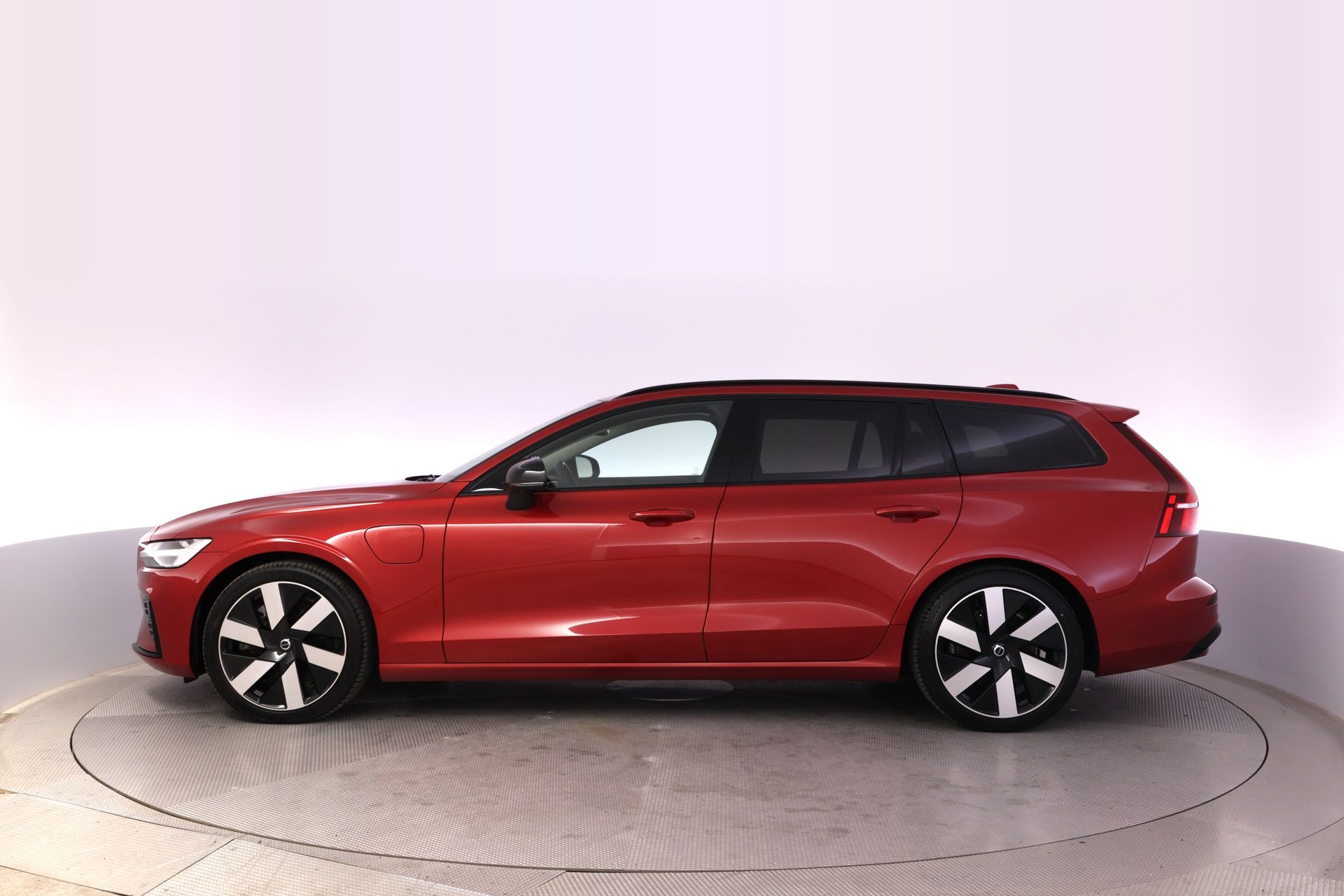 Volvo V60 Recharge T6 Plus Dark 2024, bild 2/10