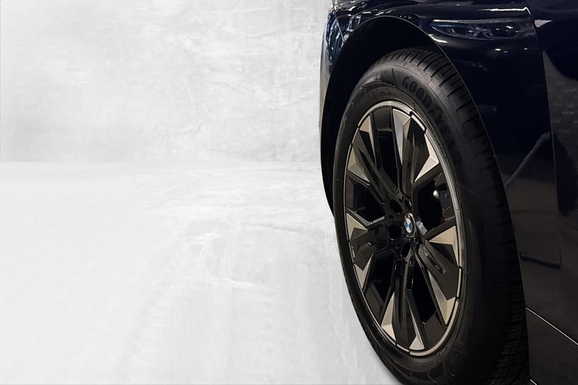 Bilde 2 av BMW iX xDrive60