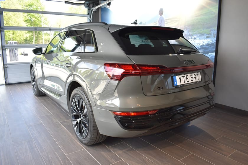 Bild 2 av Audi Q8 55 e-tron quattro 300 kW / 408 HK SELECTION