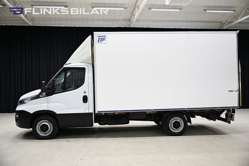 Bild 2 av Iveco Daily 35-160 Chassi Cab 156HK Automat|Volymskåp|BG-Lyft|EnÄgare|NyKamrem|Moms