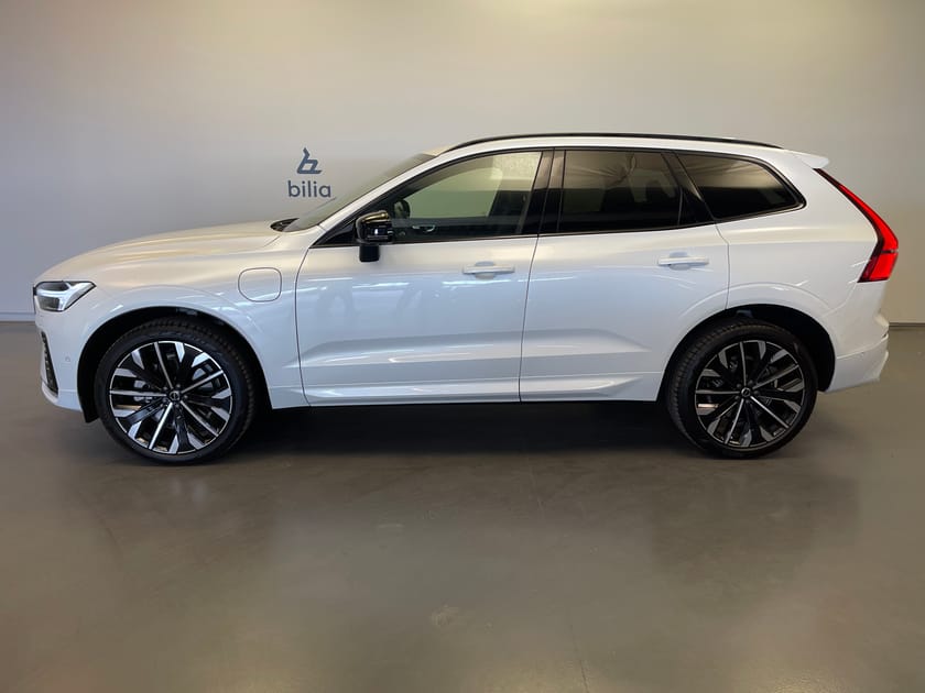Bild 2 av Volvo XC60 T6 Plus Dark Nordic Edition/ Panorama/ 360 kamera/ Navigation/  10.000kr tillbehör /