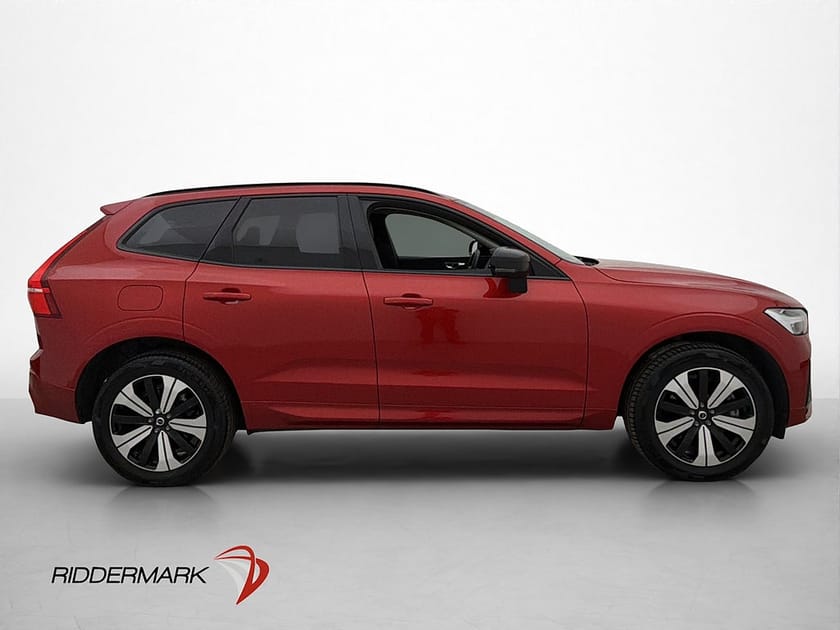 Bild 4 av Volvo XC60 Recharge T6 AWD Plus Dark Pano Drag Värmare Skinn