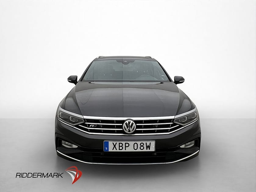 Bild 2 av Volkswagen Passat Sportscombi 4M 240hk R-Line Pano Cockpit Dynaudio Värm