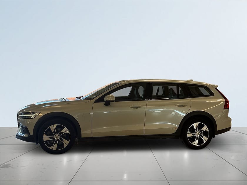 Bild 4 av Volvo V60 Cross Country D4 AWD Momentum Dragkrok Mvärme Bkamera Navigation S&V