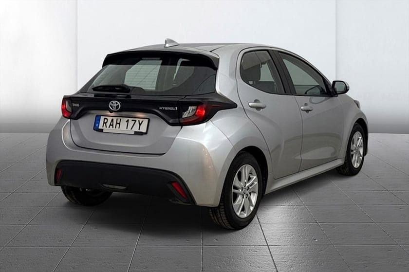 Bild 4 av Toyota Yaris Hybrid Aut Kamera Filassist AdaptivFH MOMS 116hk