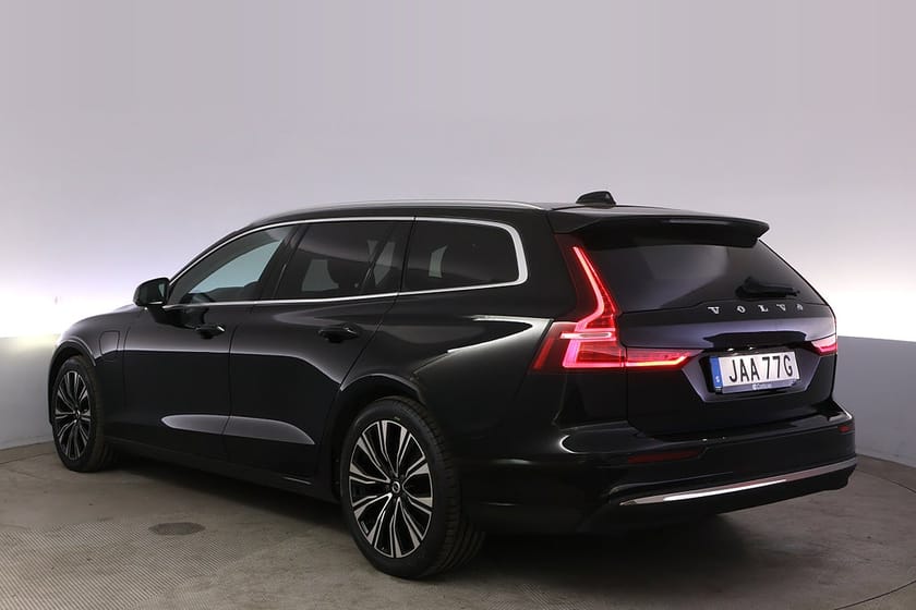 Bild 4 av Volvo V60 Recharge T6 AWD Core Bright H/K Drag Kamera BLIS