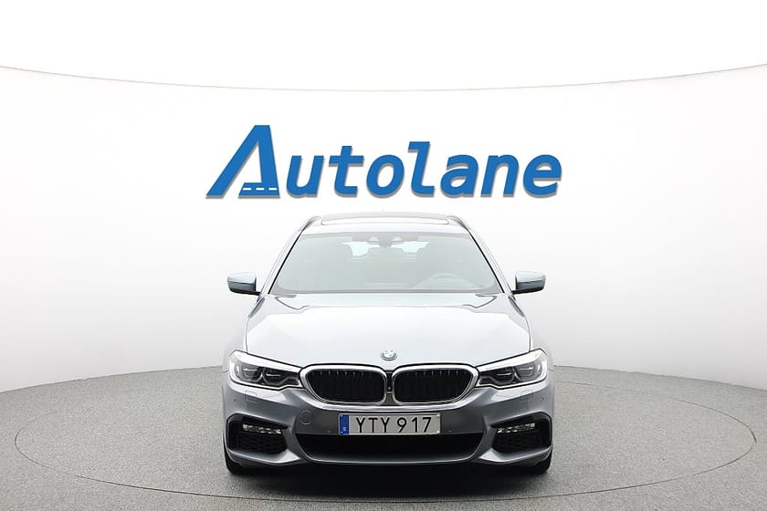 Bild 3 av BMW 540d xDrive Touring M Sport Pano,H/K,HUD,Drag,360°,Värmare
