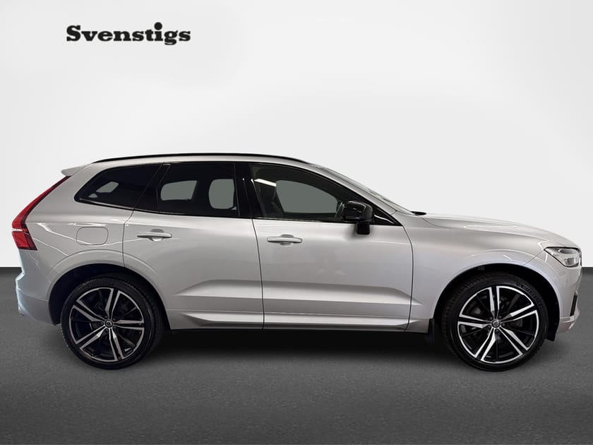 Bild 3 av Volvo XC60 B4 AWD R-Design / Panorama/ Harman Kardon