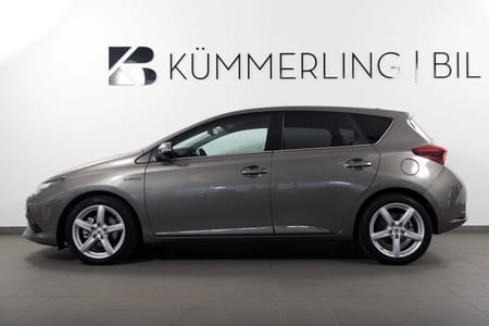 Toyota Auris Hybrid e-CVT 136hk Intense Edition B-kamera