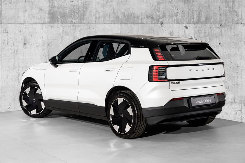 Bilde 2 av Volvo EX30 Twin Motor Performance AWD Plus - H&K lydanlegg/Varmepumpe/Ryggekamera