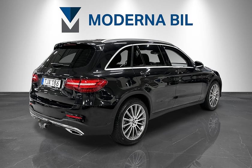 Bild 5 av Mercedes-Benz GLC 220 d 4MATIC AMG Panorama Burmester Värmare Backkamera