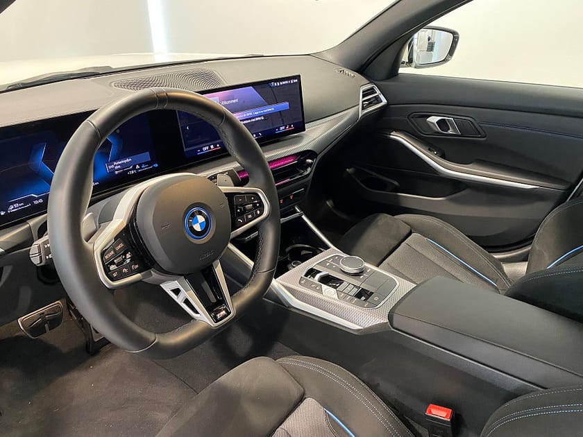 Bild 4 av BMW 330e xDrive Sedan M-Sport Adap* Farthållare Drag