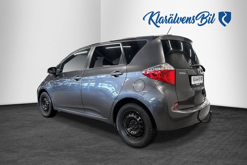 Bild 3 av Toyota Verso-S 1.33 Dual VVT-i Multidrive S (99hk) Backkamera Drag BT