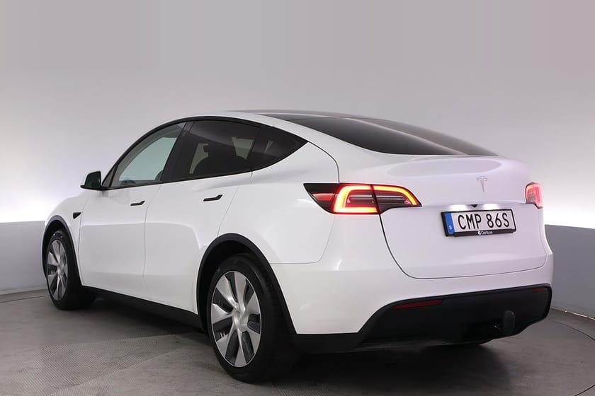 Bild 4 av Tesla Model Y Standard Range RWD Autopilot Panorama Drag