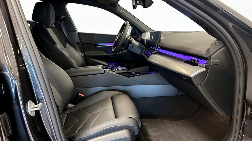 Bild 3 av BMW 530e xDrive Touring M Sport Active Tonat Drag
