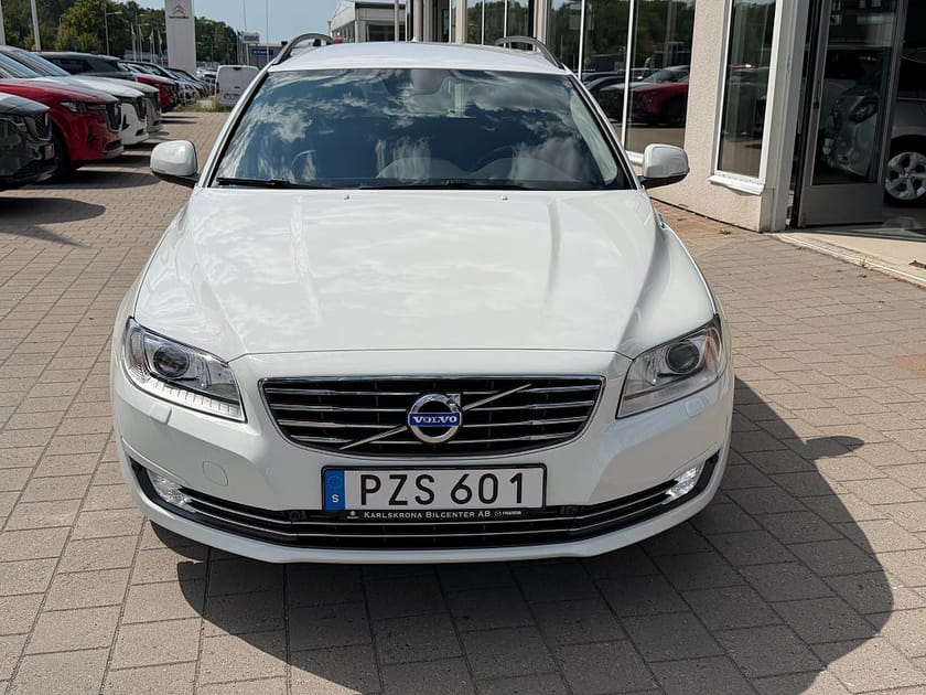 Bild 2 av Volvo V70 D4 AWD Momentum 181 hk