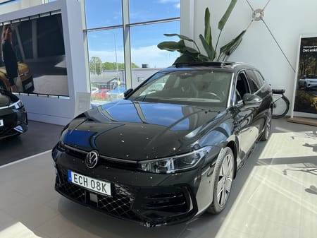 Volkswagen Passat Variant eHybrid R-Line 272 hk 4.995kr/mån