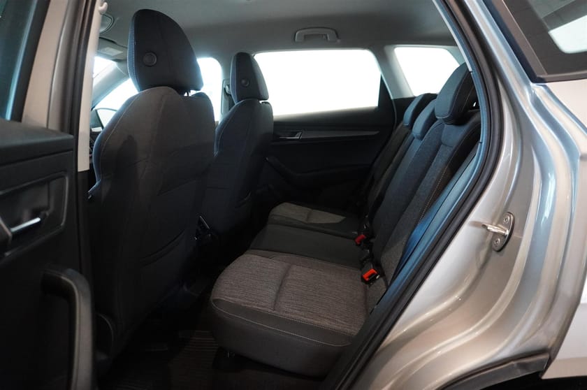 Bild 5 av Škoda Karoq 1.0 TSI DSG Style Drag Backkamera 115hk