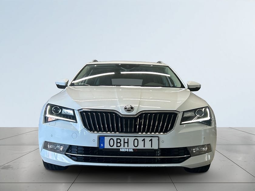 Bild 2 av Škoda Superb Kombi Skoda 2.0 TDI 4x4 L&K Drag Dvärme CANTON B-kamera S&V
