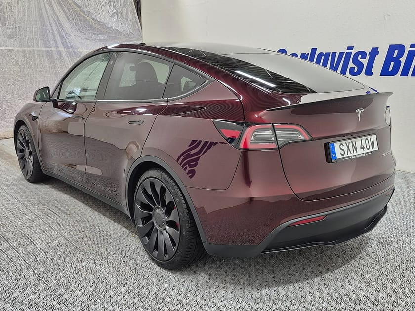 Bild 3 av Tesla Model Y Performance AWD 534HK 4x4 Panorama Läder
