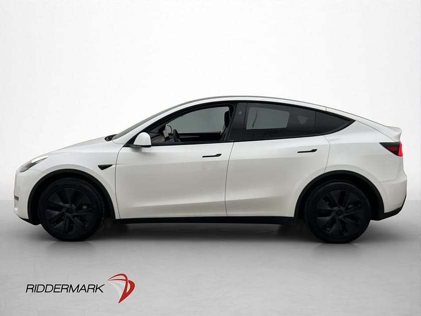 Bild 5 av Tesla Model Y Long Range AWD Svensksåld Panorama MOMS Drag