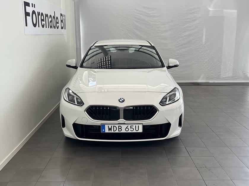 Bild 2 av BMW 120 PRIVATLEASING fr. 3.445 kr/mån Auto 17" Rattvärme