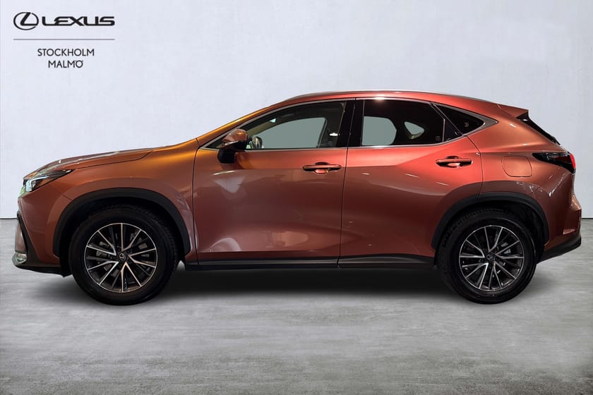 Bild 3 av Lexus NX 450h+ Business Plus AWD 309hk Drag P-värm Navi Keyless