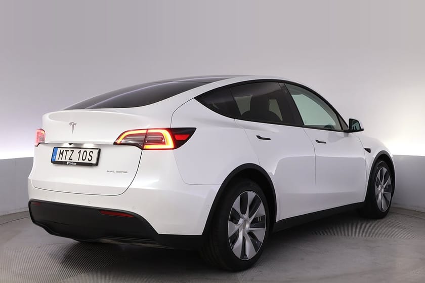 Bild 5 av Tesla Model Y Long Range AWD Autopilot Panorama