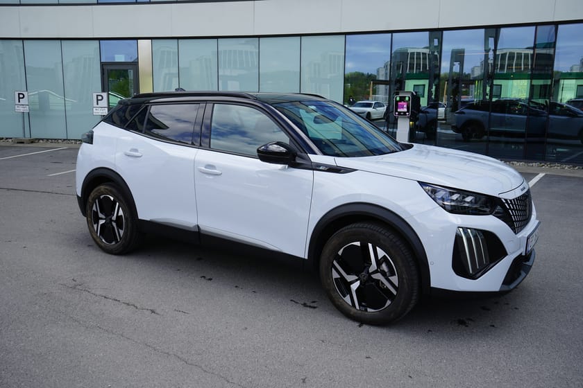 Bilde 2 av Peugeot e-2008 GT-Line / mye utstyr