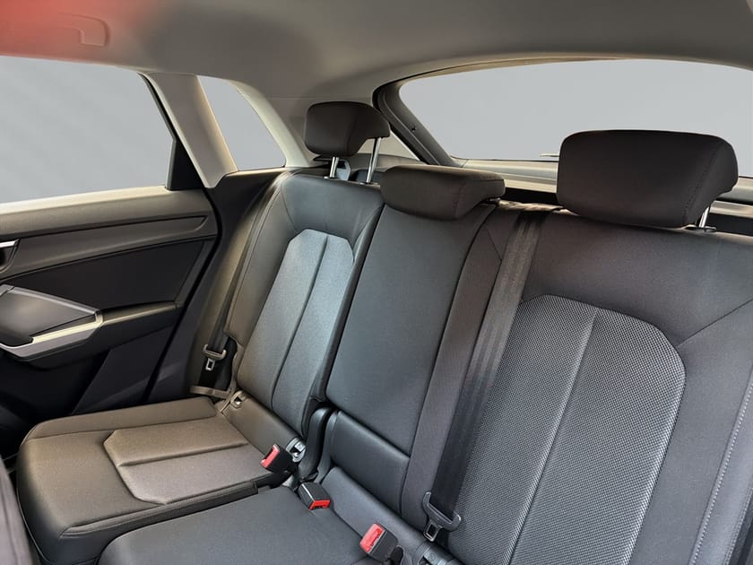 Bild 5 av Audi Q3 35 TFSI S-tronic 150hk VÄRMARE, DRAG, B&O, M